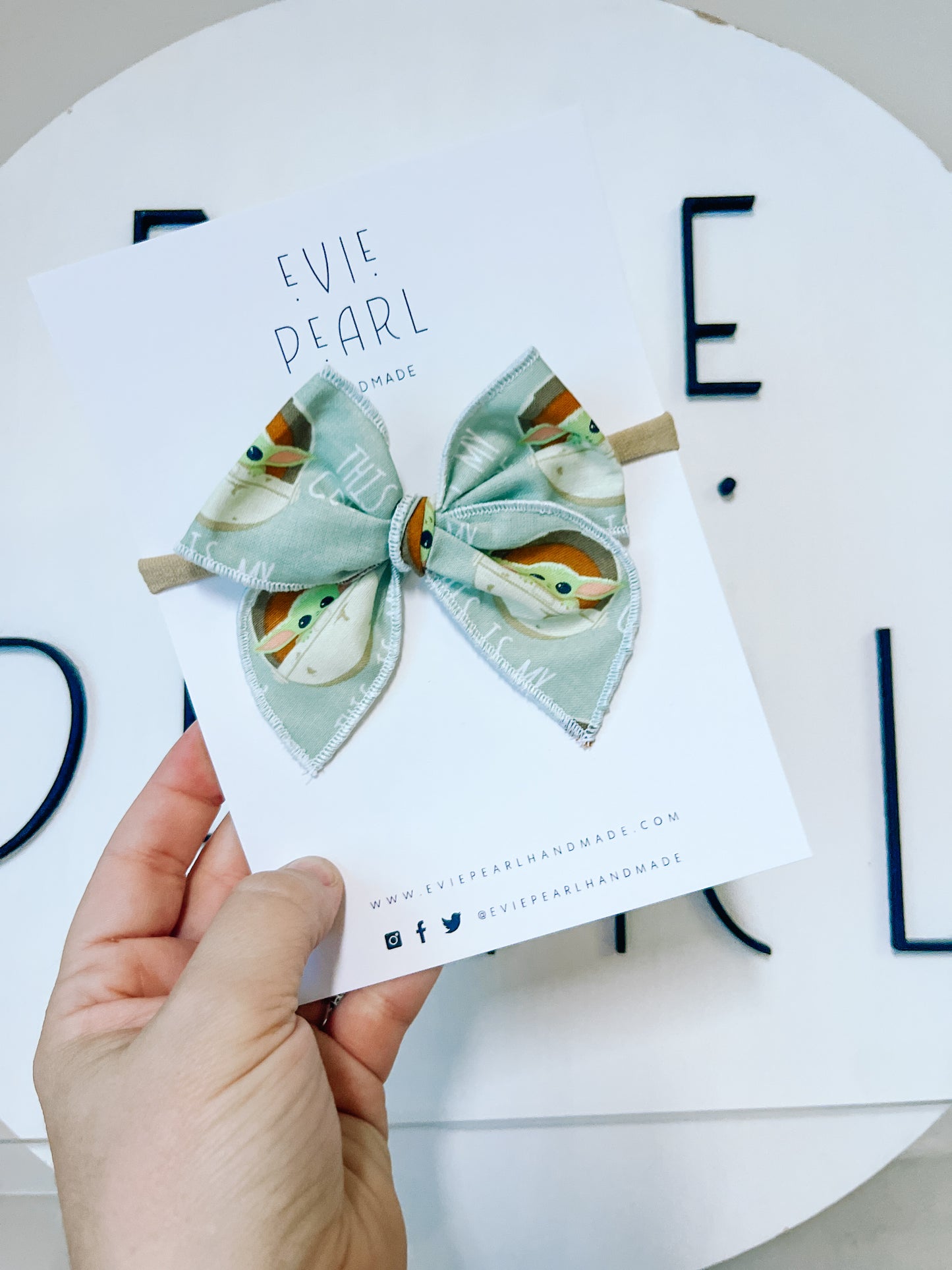 Small Yoda bow on nylon