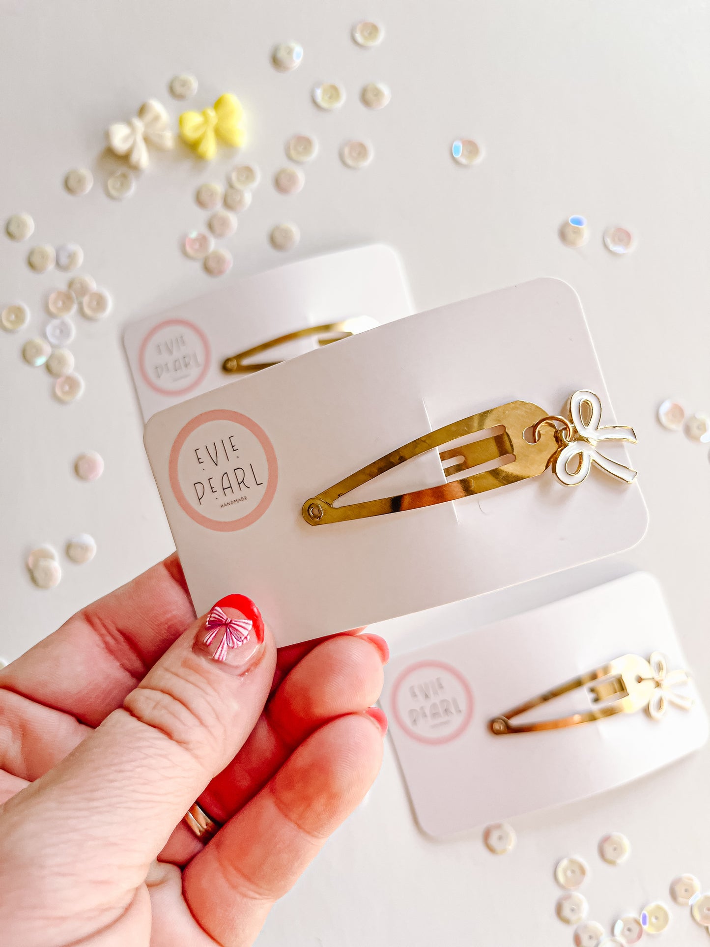 White & Gold Bow Snap Clip