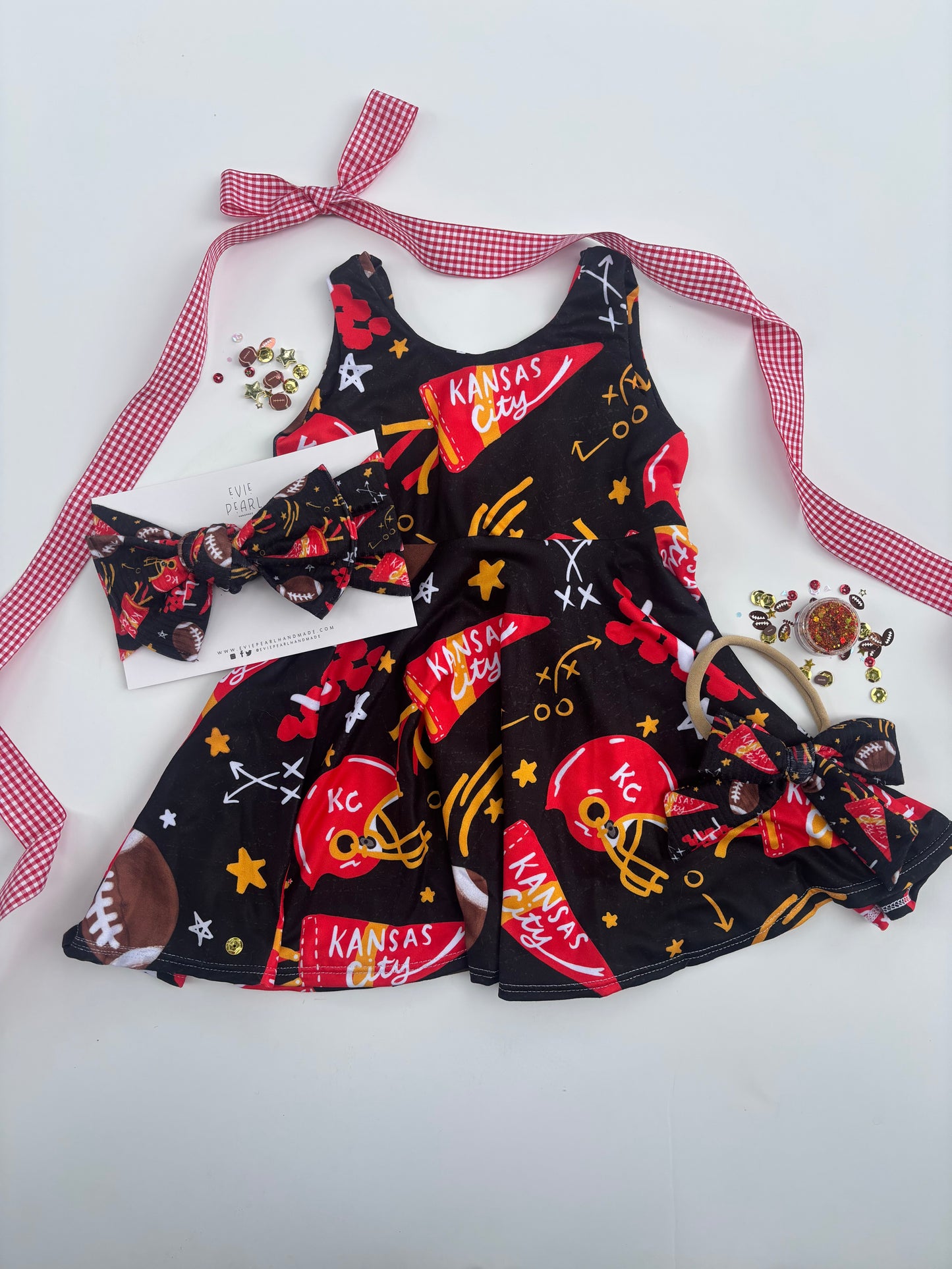 Black Pendant KC Small Pinwheel Bow
