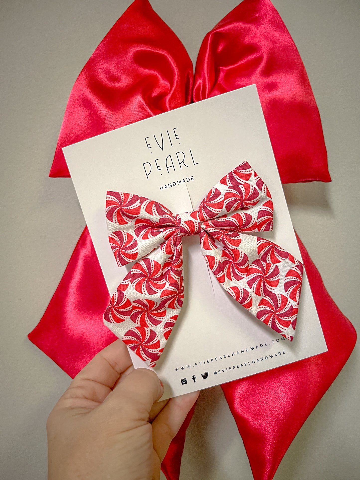 Peppermint Medium Sailor Bow