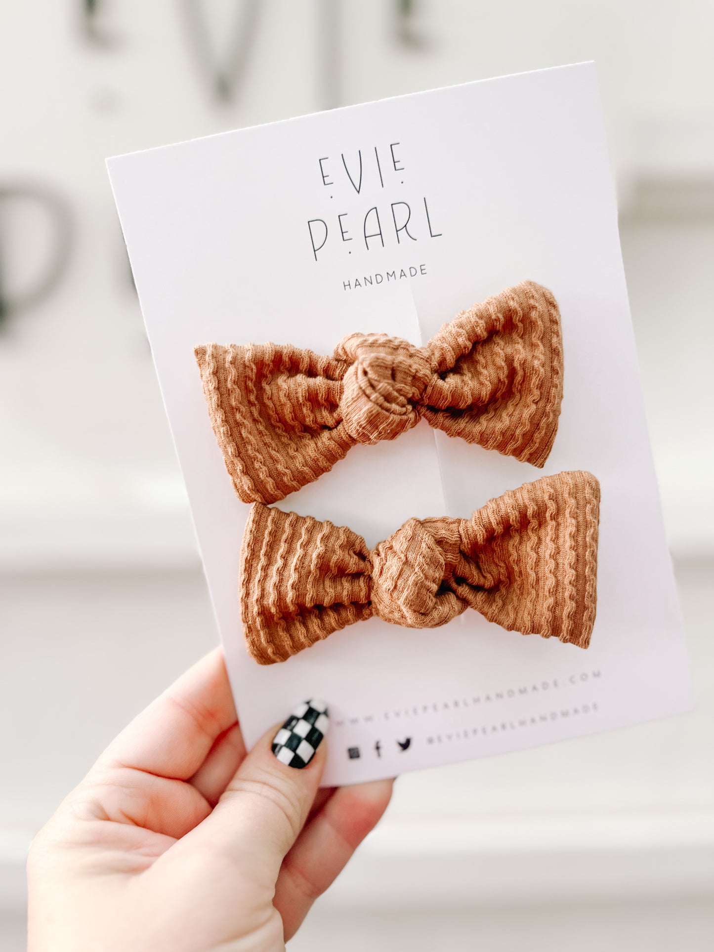 Ribbed Chestnut Knot Bow Pigtails