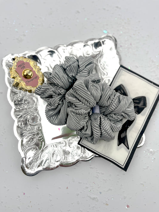 Silver Ribbed Oversized Scrunchy