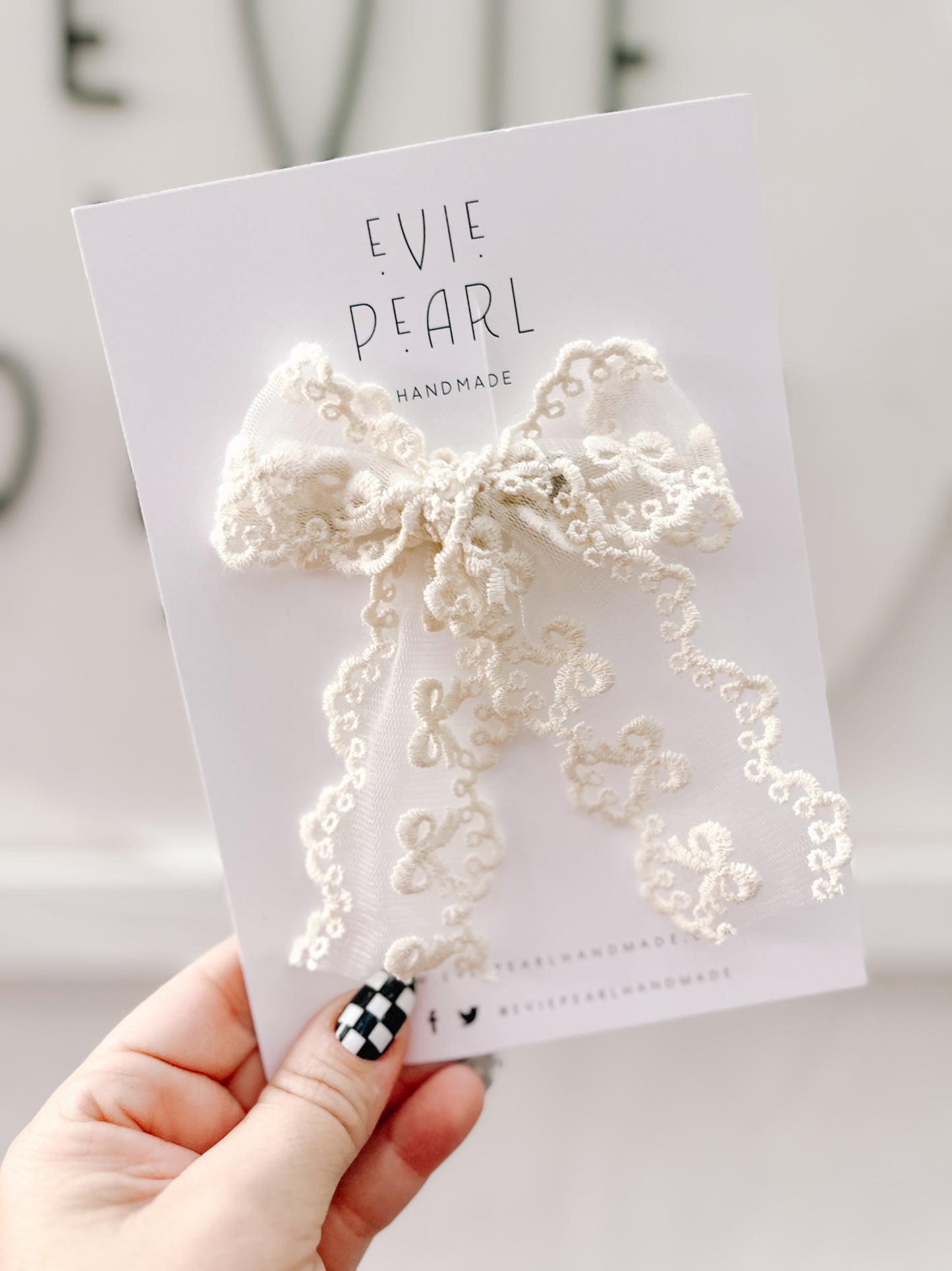 Cream Lace Bows on Bow Medium Hair Bow