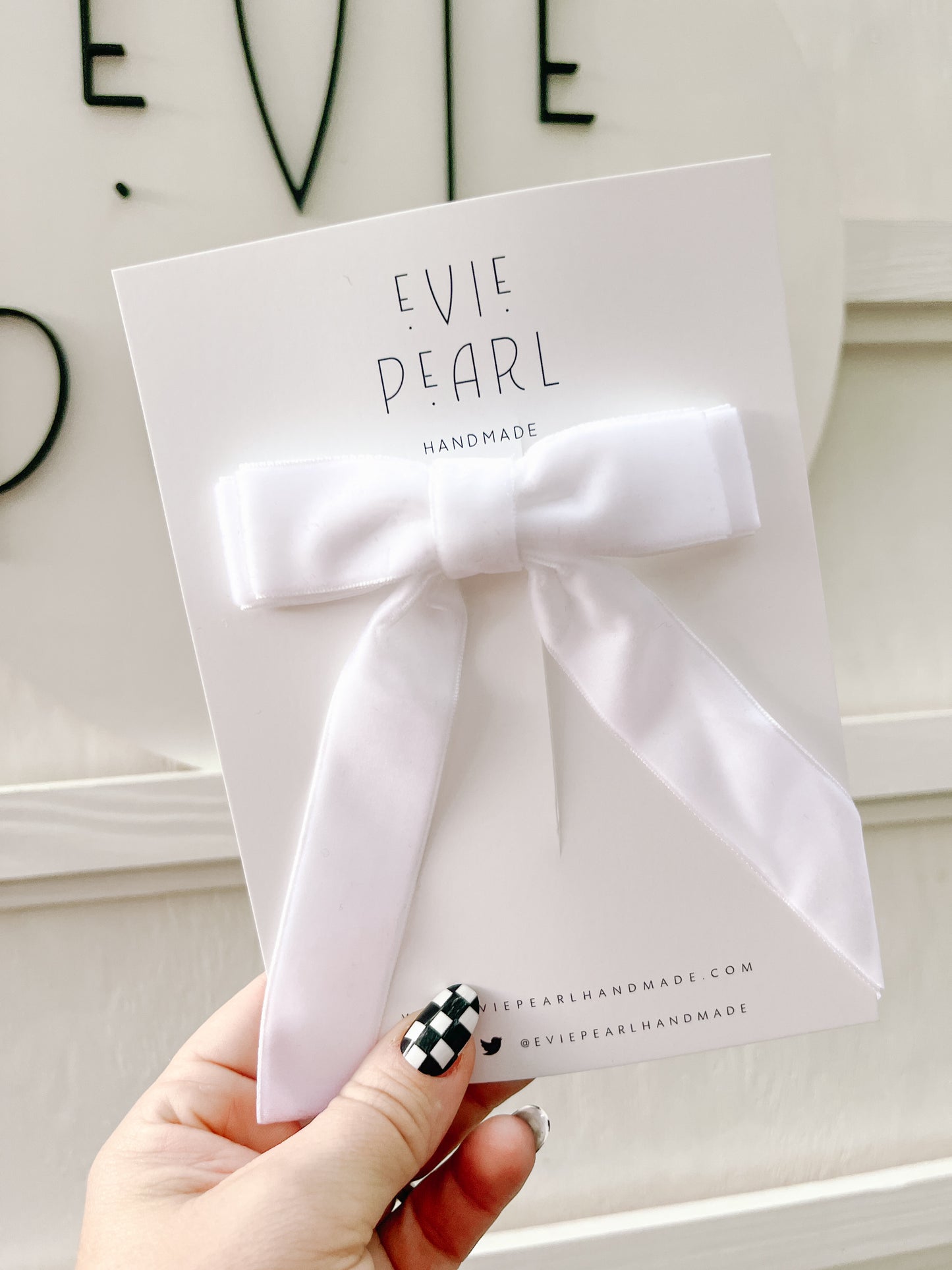 White Velvet Longtailed Hair Bow