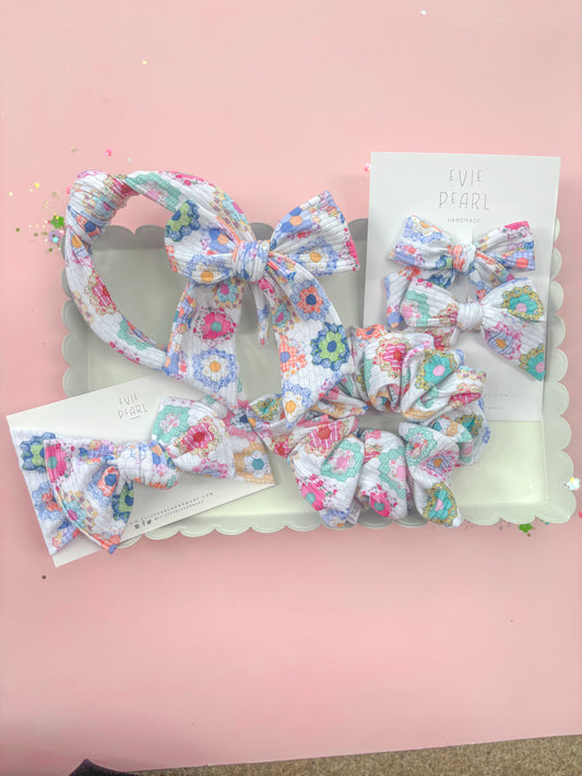 Heirloom Daisy Patchwork XL Pinwheel Bow