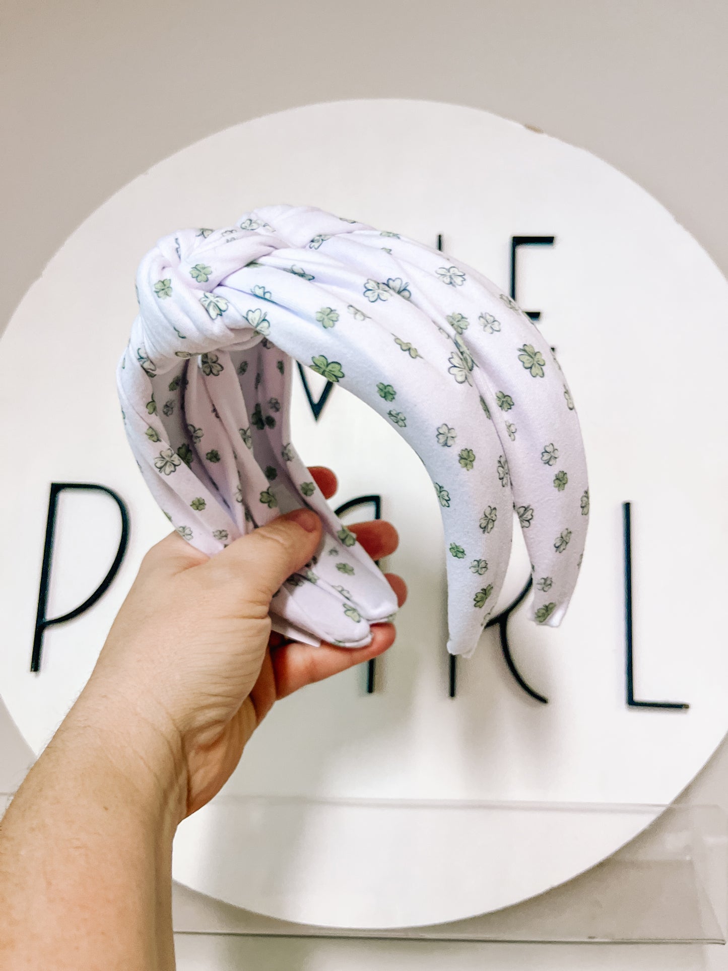 Clover knotted headband