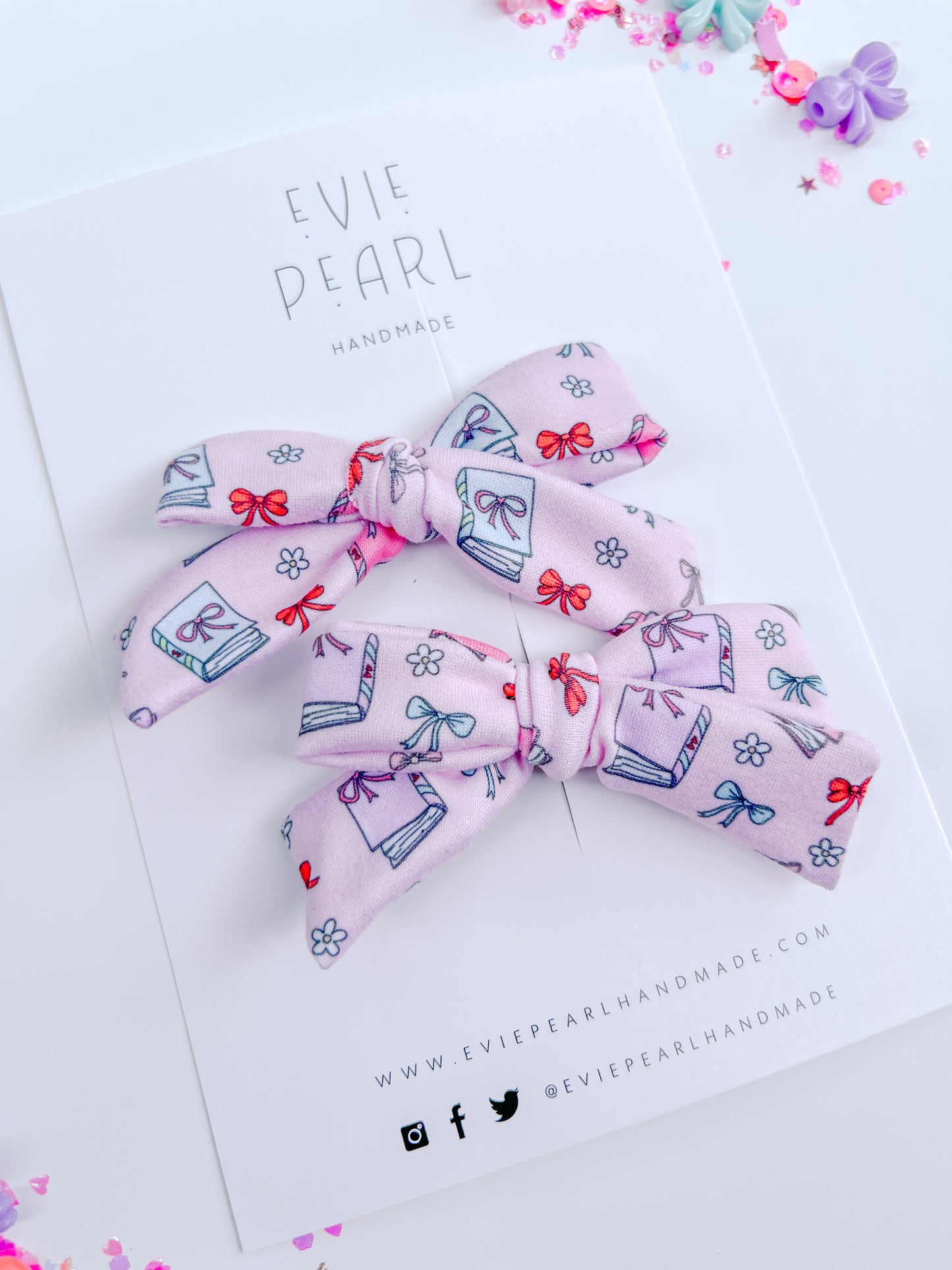 Books & Bows Small Pigtail Bows