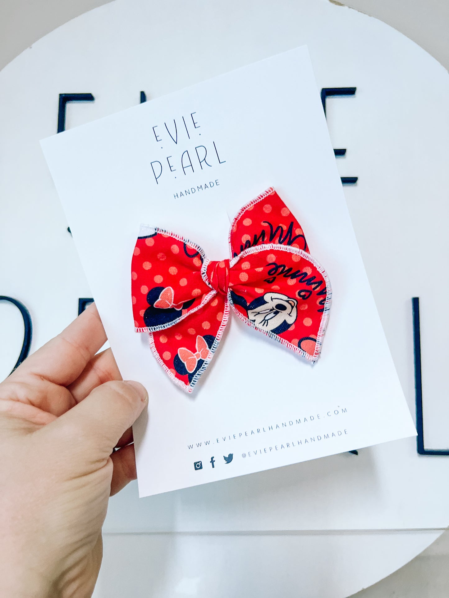 Red Minnie small bow