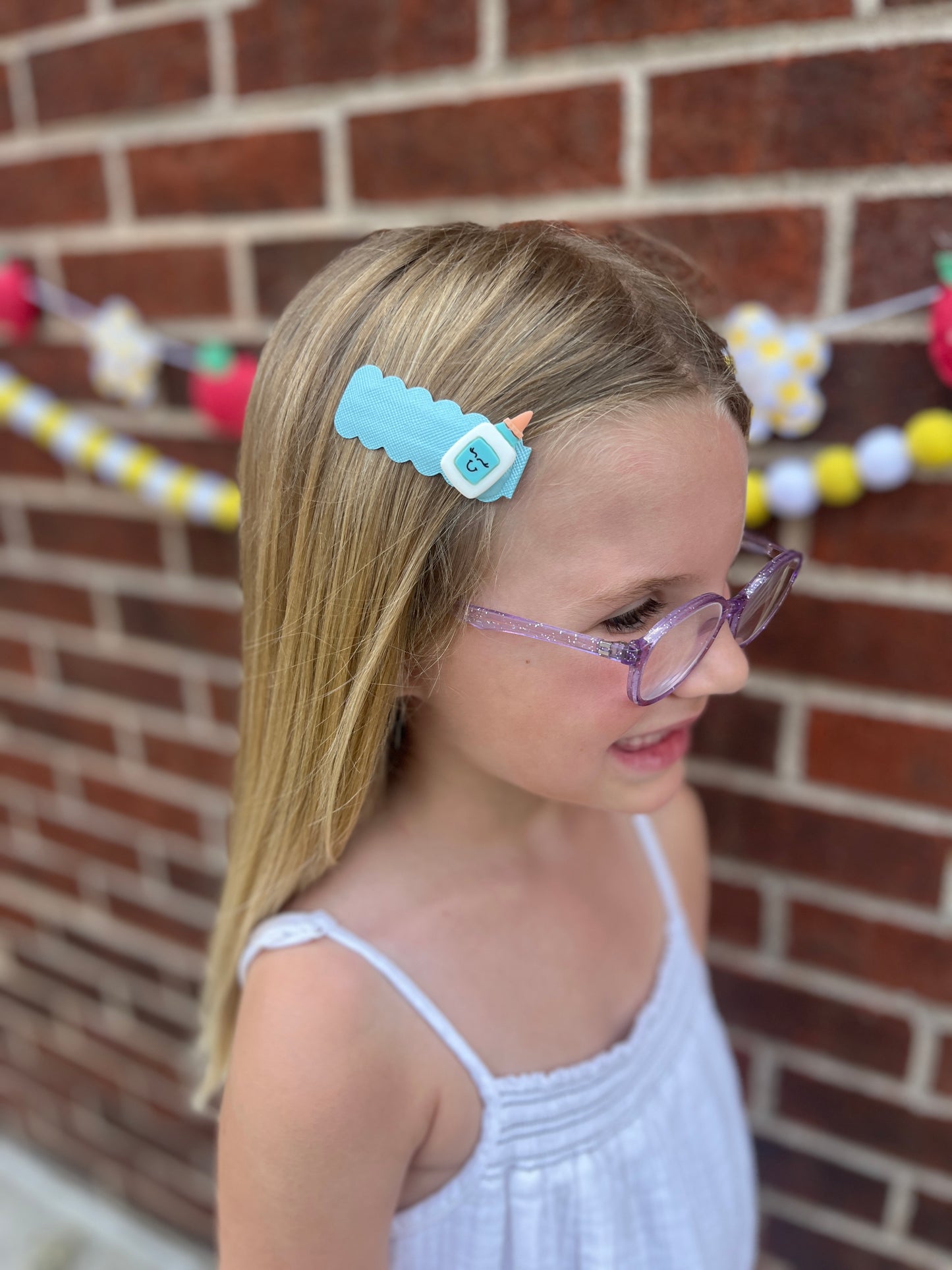 Glue Single Snap Clip