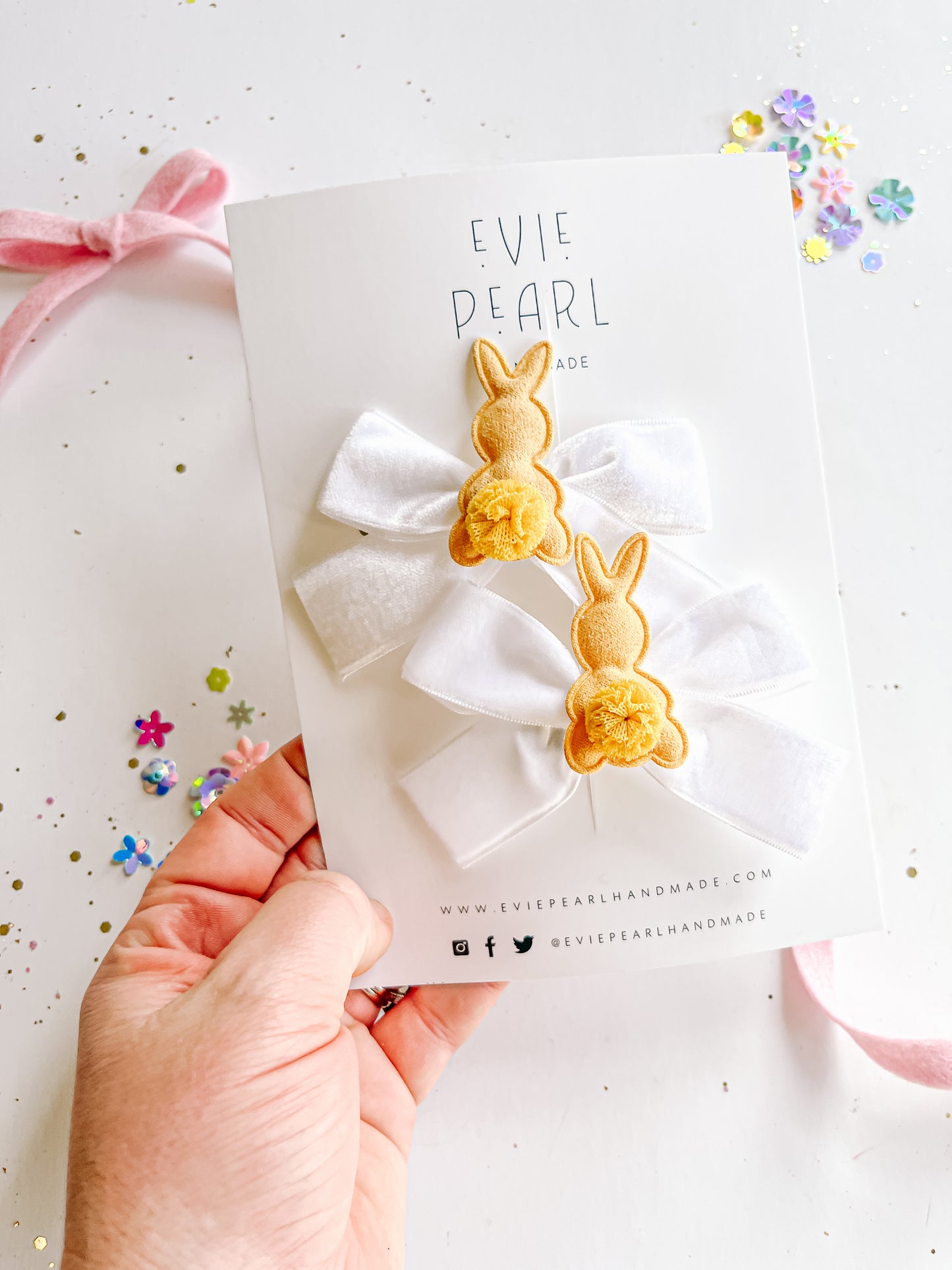 Mustard Bunny White Velvet Pigtail Bows