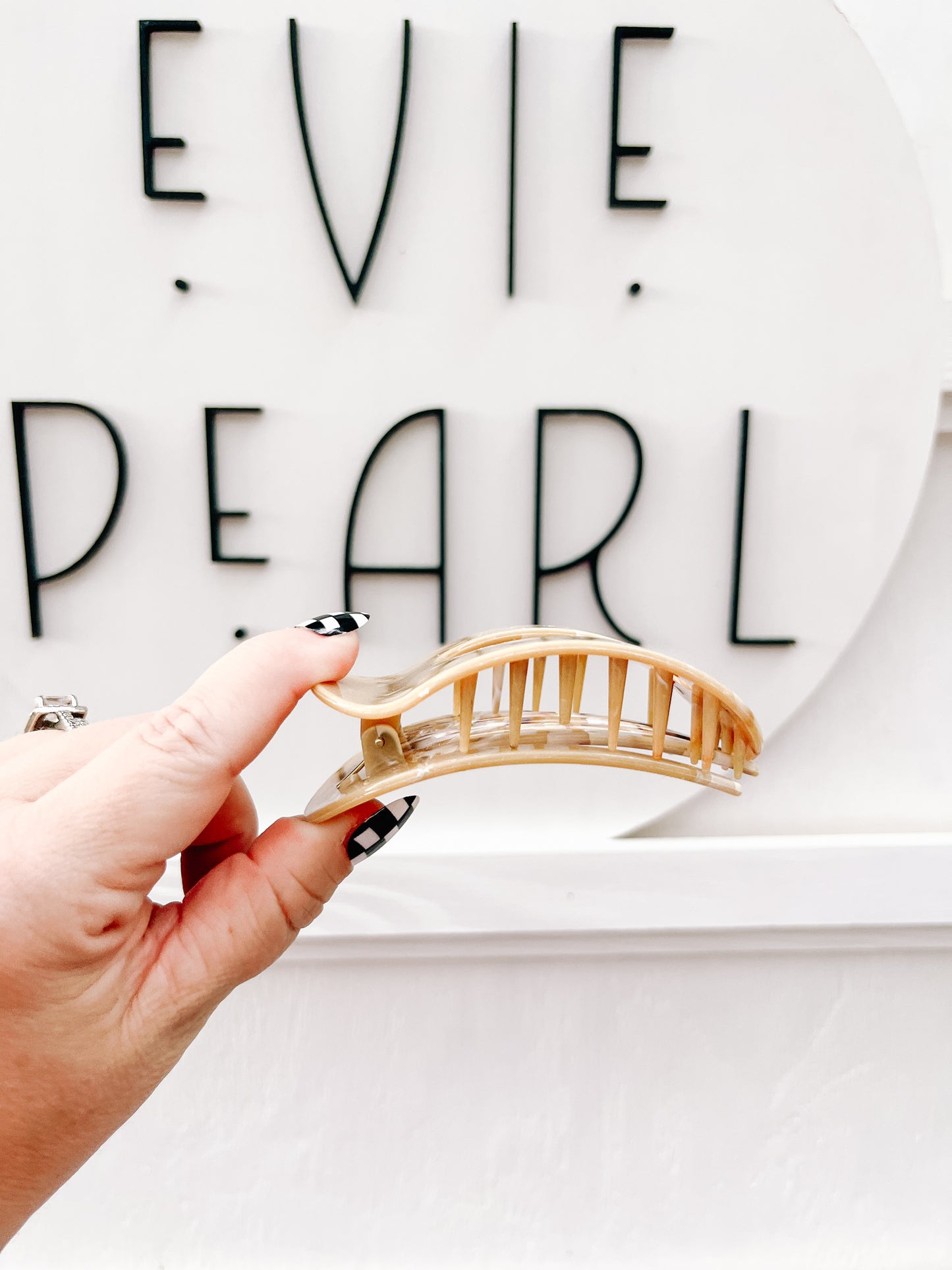 Tan Marbled Flat Medium Claw Clip