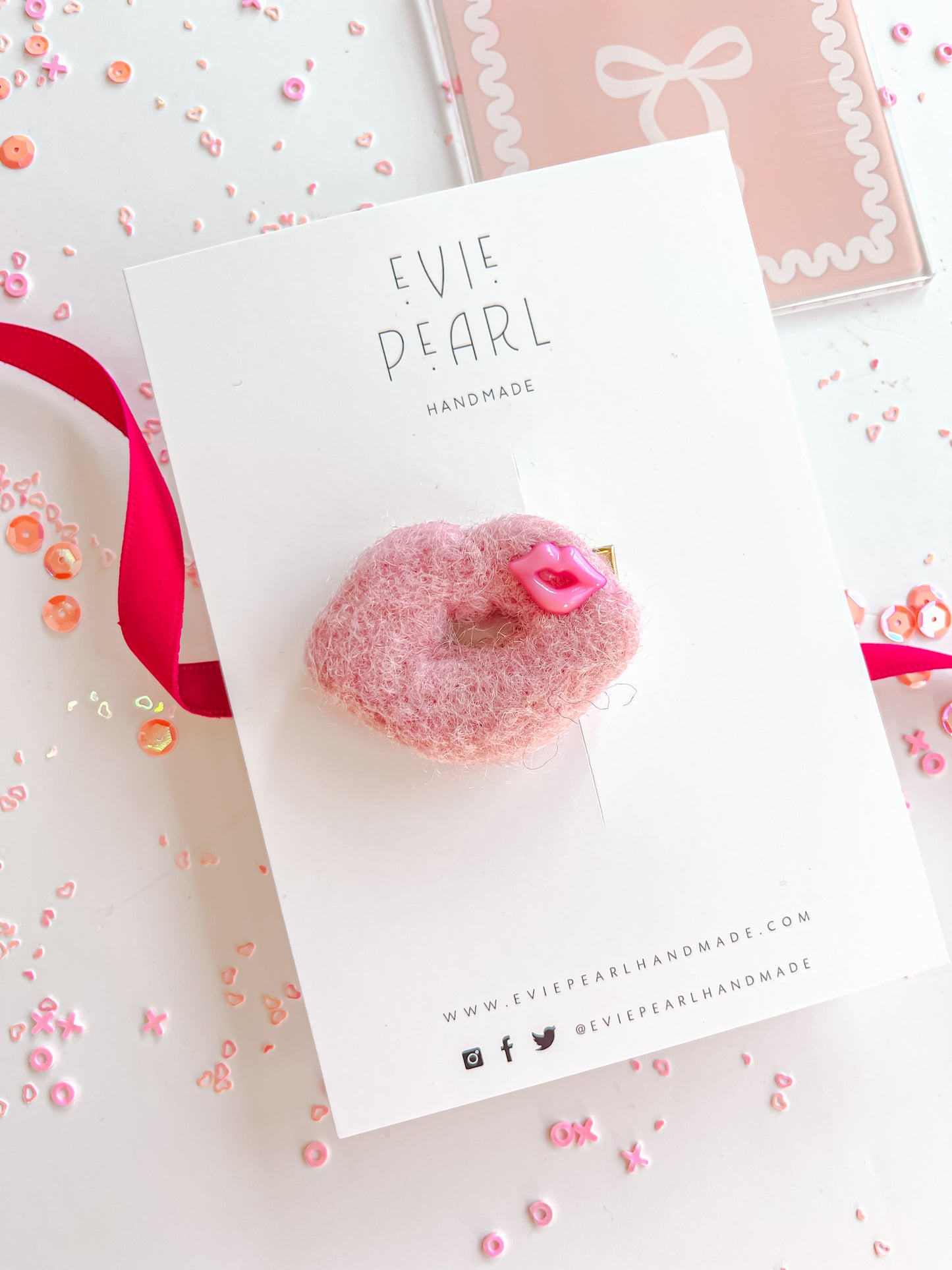 Mauve Pink Lips Felt Hair Clip