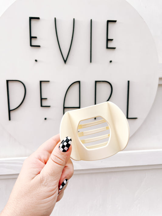 Off White Flat Medium Claw Clip