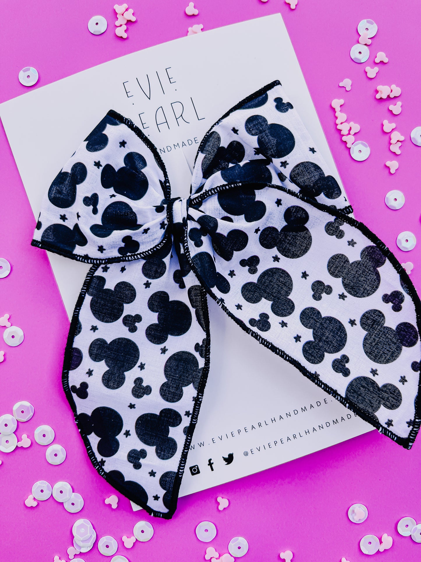 Black White Mouse Head Medium Bow