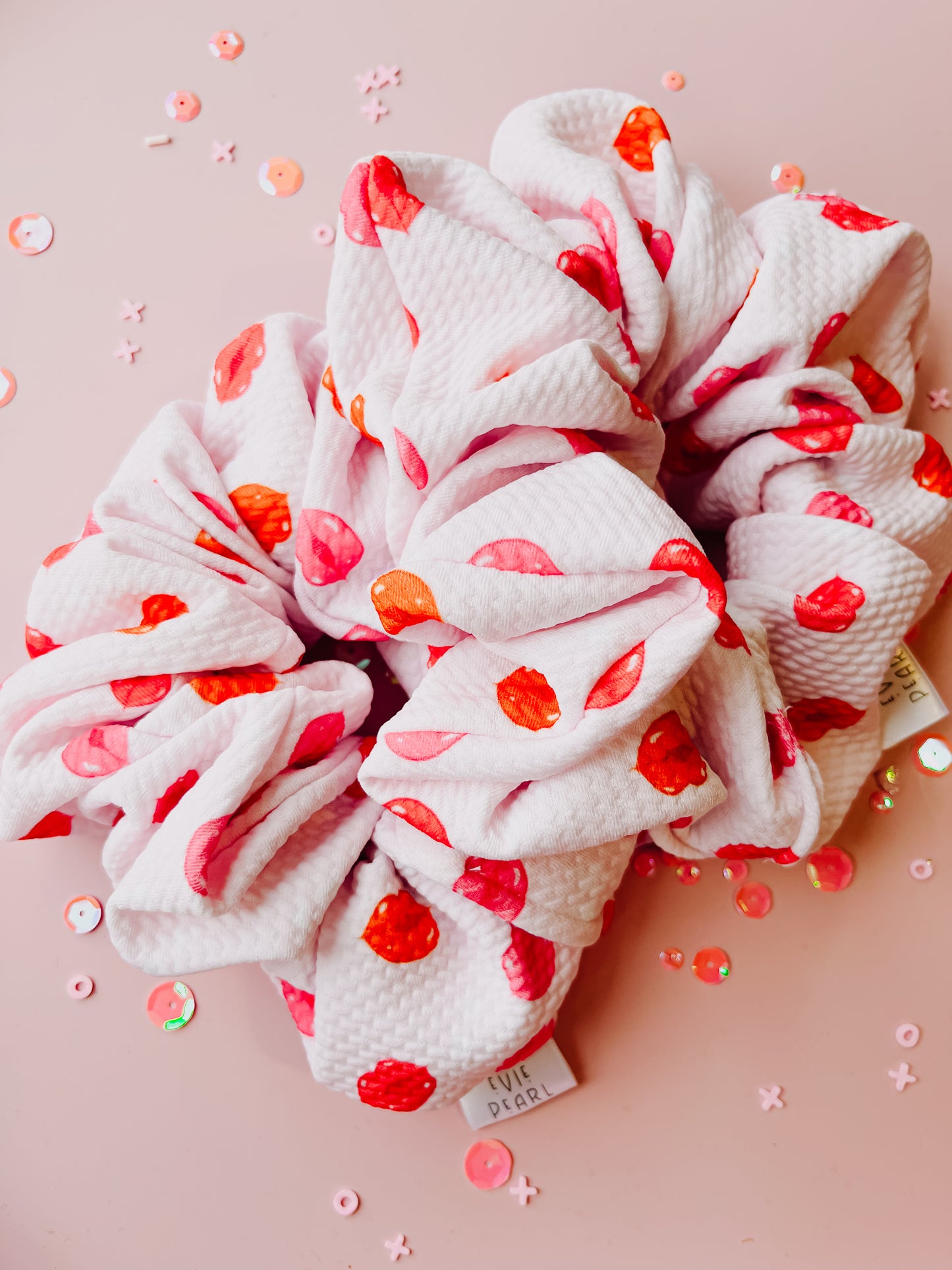 Lips Oversized Scrunchie