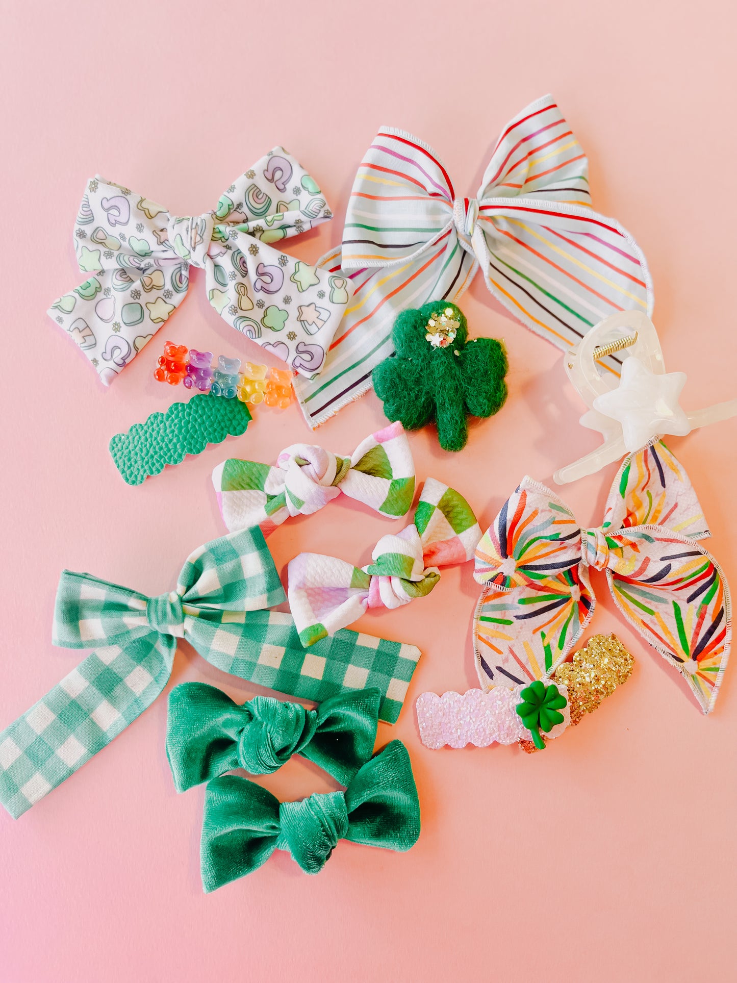 Medium Lucky Charm Pinwheel Bow