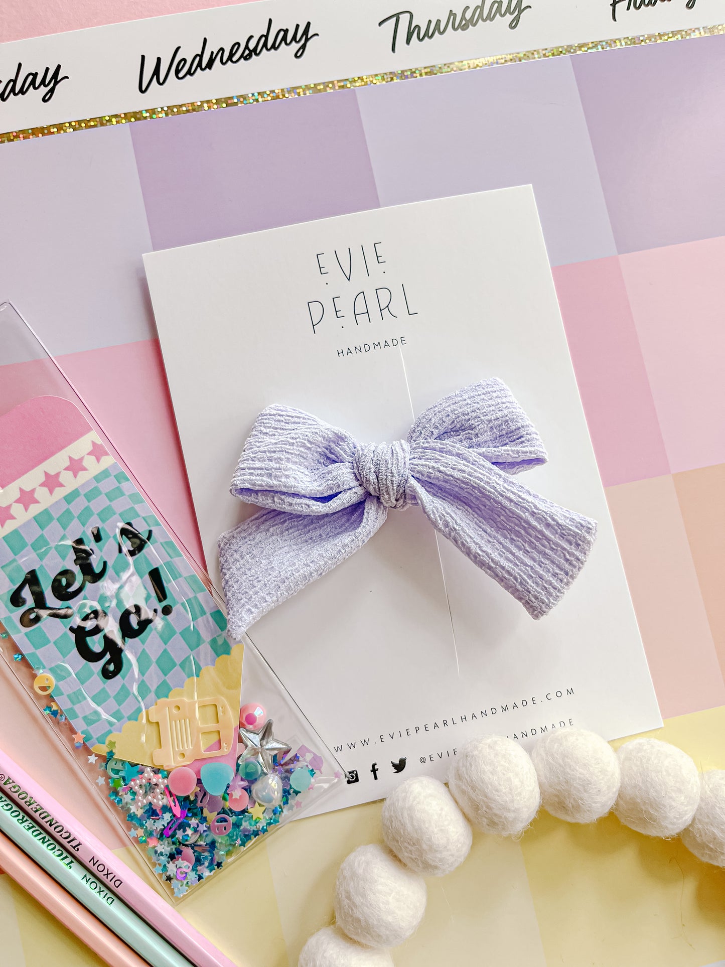 Medium Lilac Crinkle Pinwheel Bow