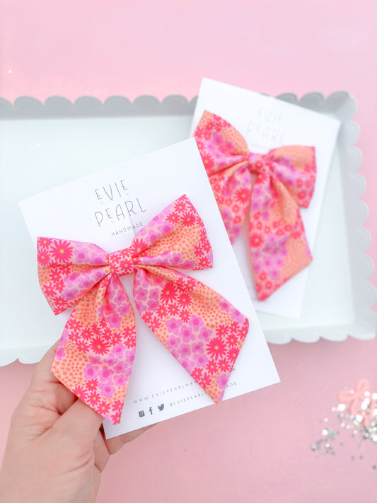 Pink & Orange Daisy Medium Sailor Bow