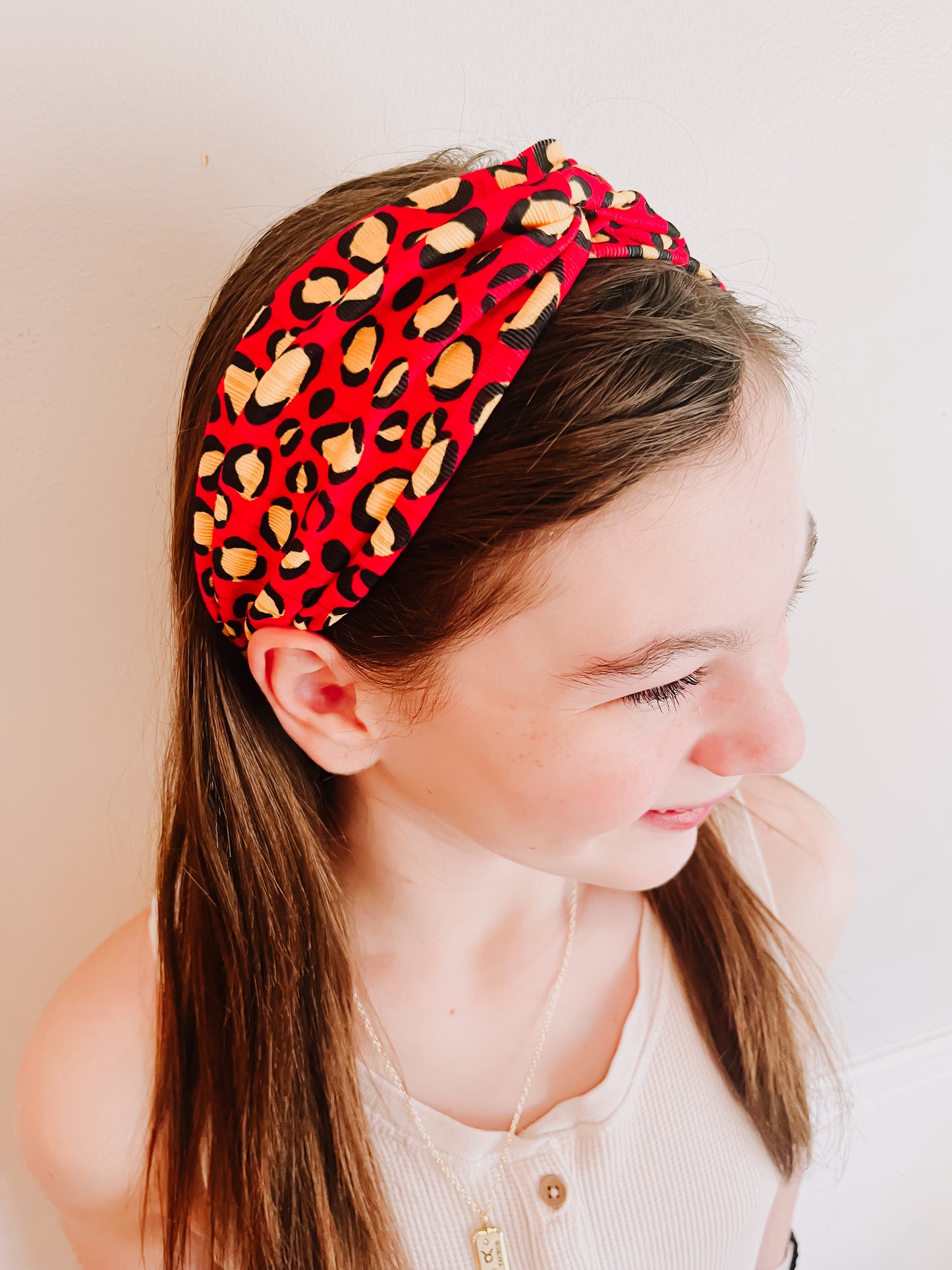 White Red Gold Bows Twisted Chiefs Turban