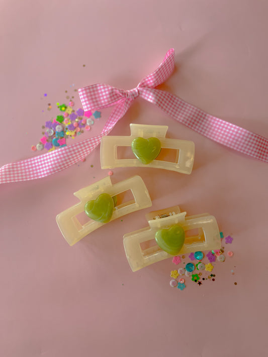 Cream with Green Heart Medium Claw Clip