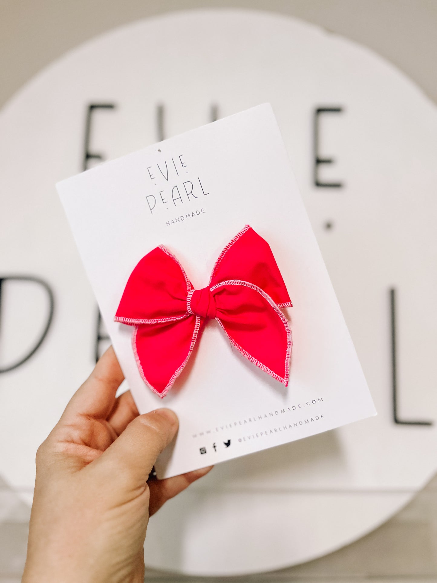 Hot pink small bow