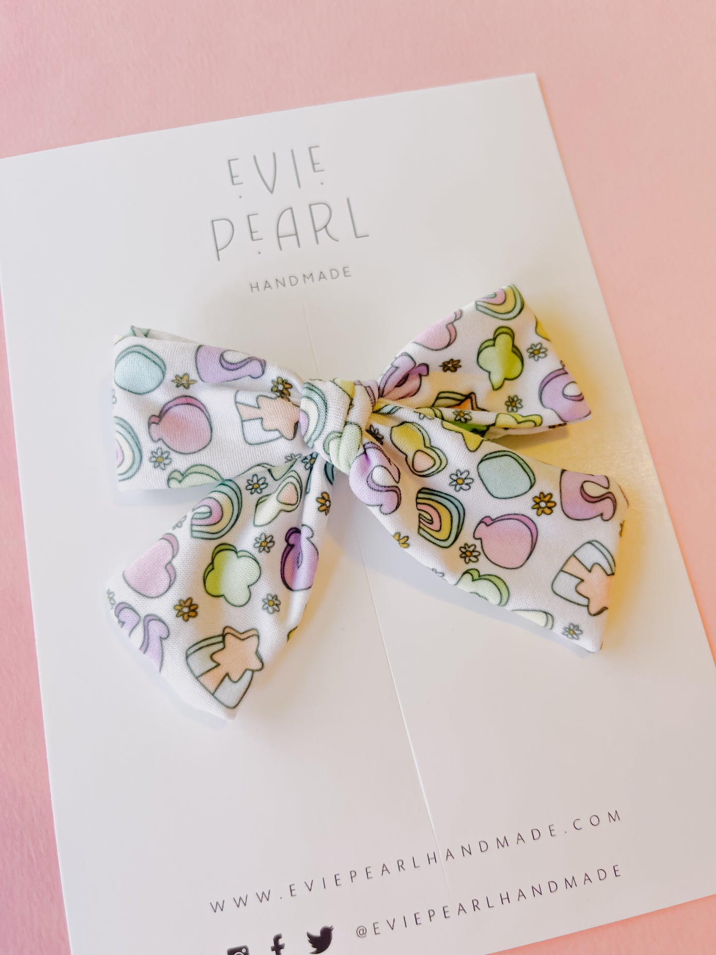 Medium Lucky Charm Pinwheel Bow