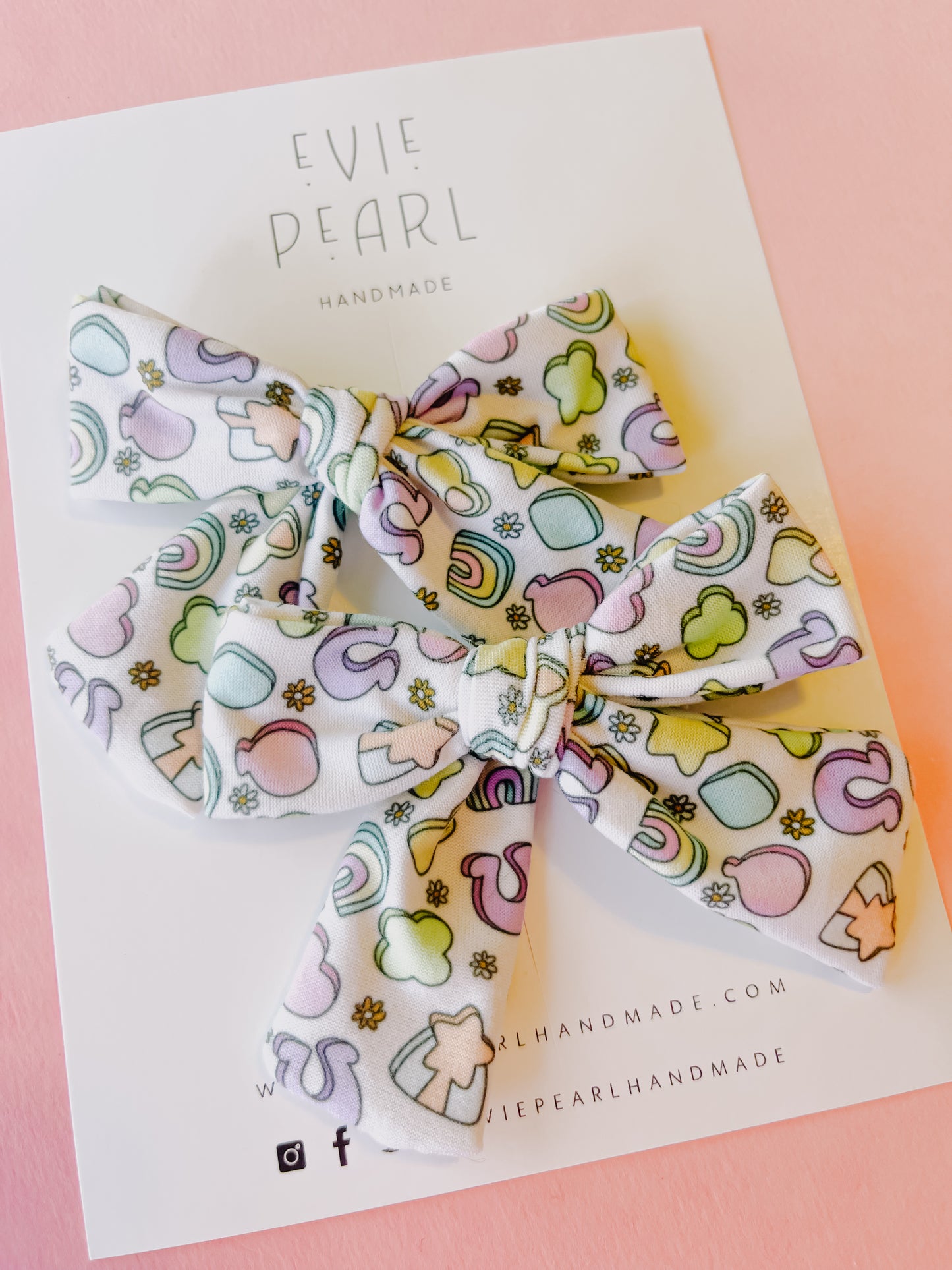 Medium Lucky Charm Pinwheel Bow