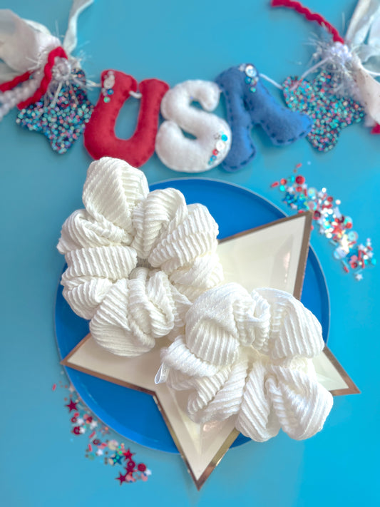 Crisp White Ribbed Scrunchy