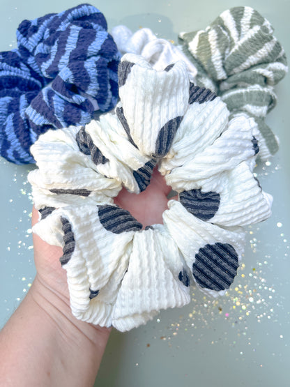 Oversized Fall Scrunchy