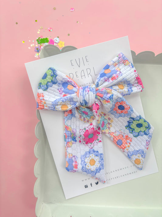 Heirloom Daisy Patchwork XL Pinwheel Bow
