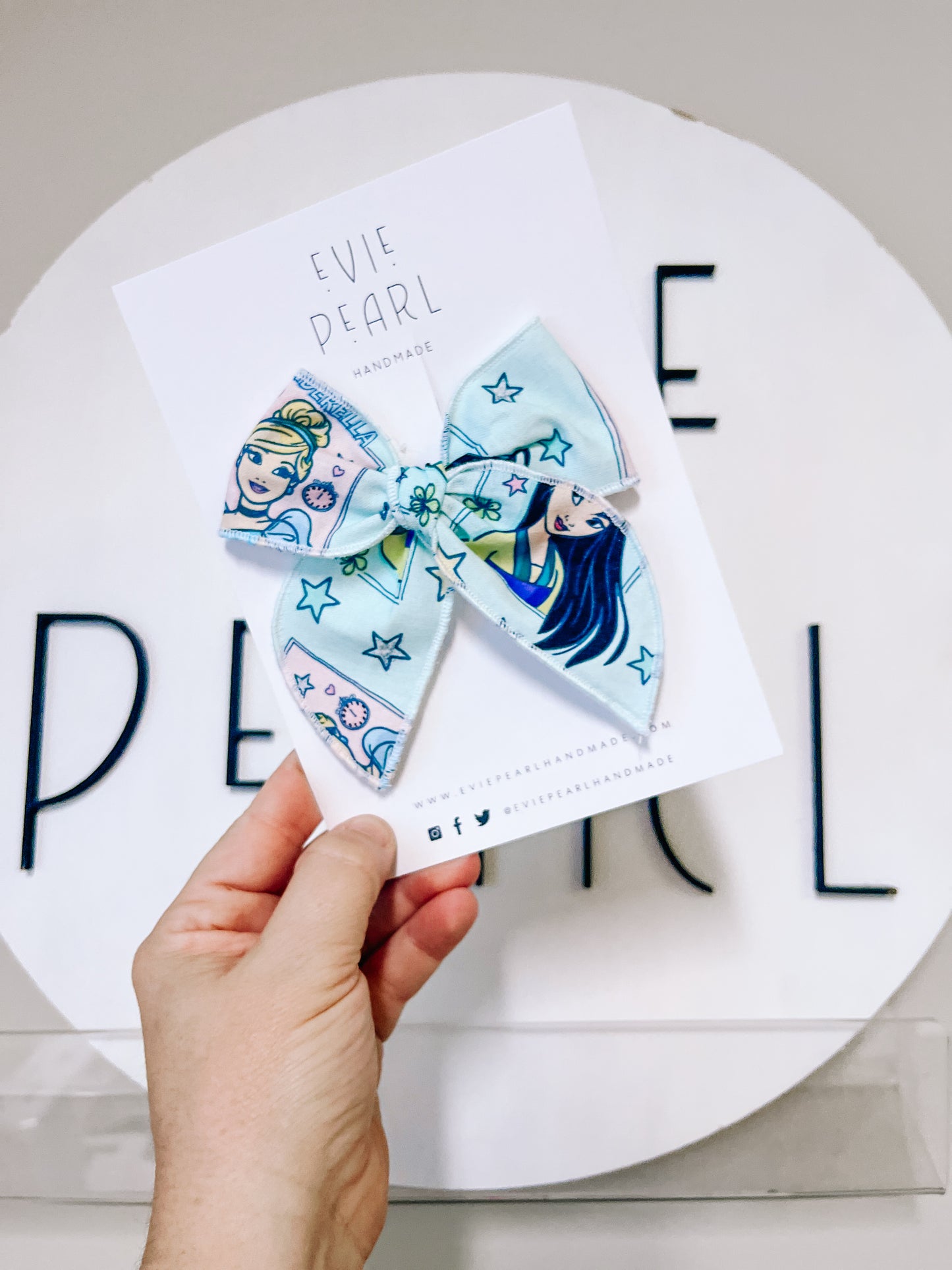 Medium Cinderella Mulan bow