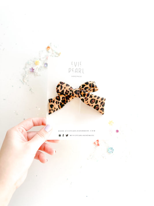 Leopard Medium Pinwheel Bow
