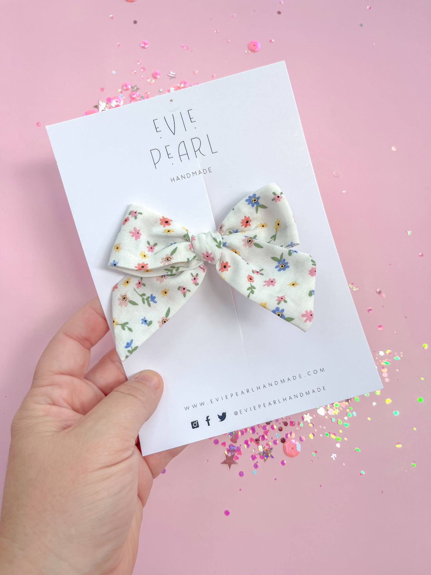 Medium White Floral Pinwheel