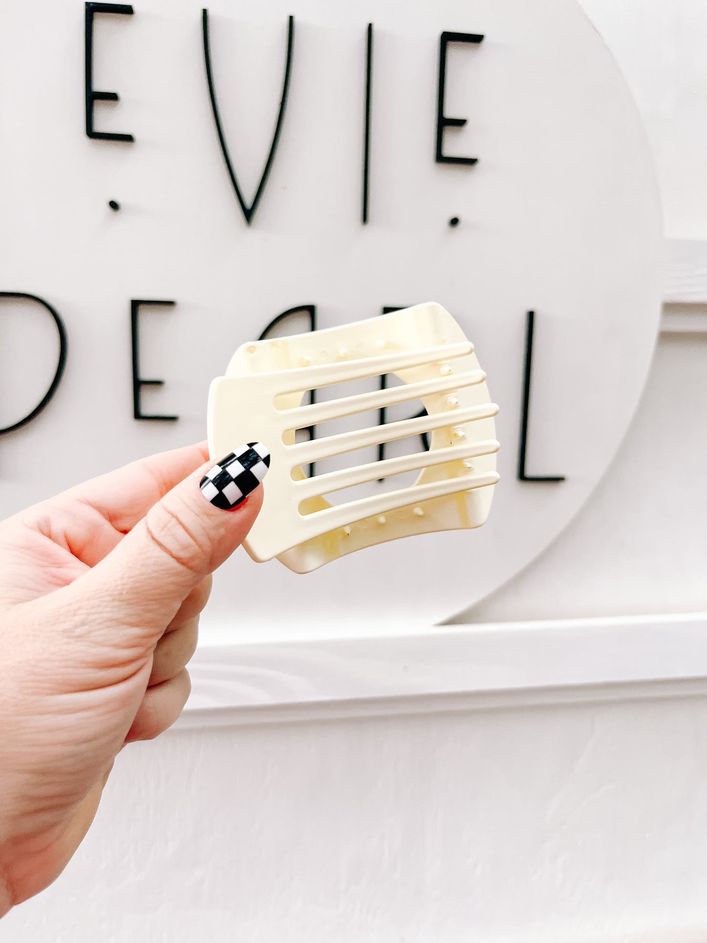 Off White Flat Medium Claw Clip