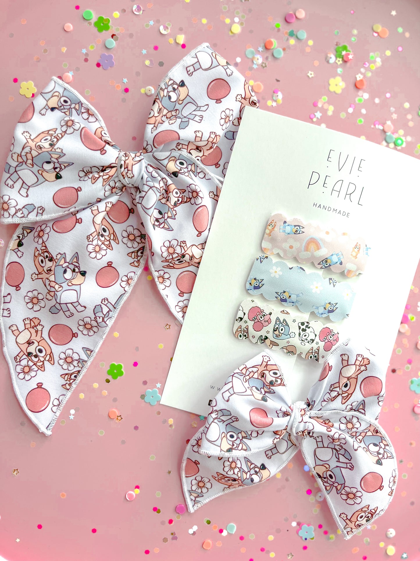 Bluey Daisy Medium Bow