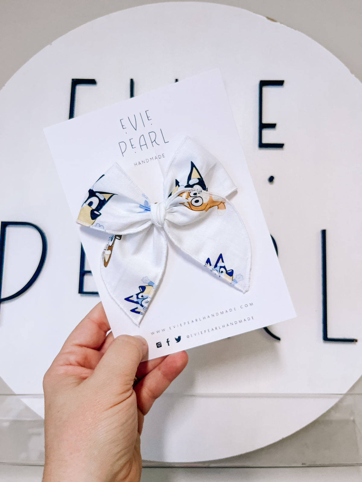 Medium Bluey Bow