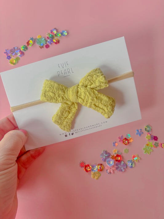 Mustard Lace Small Nylon Bow