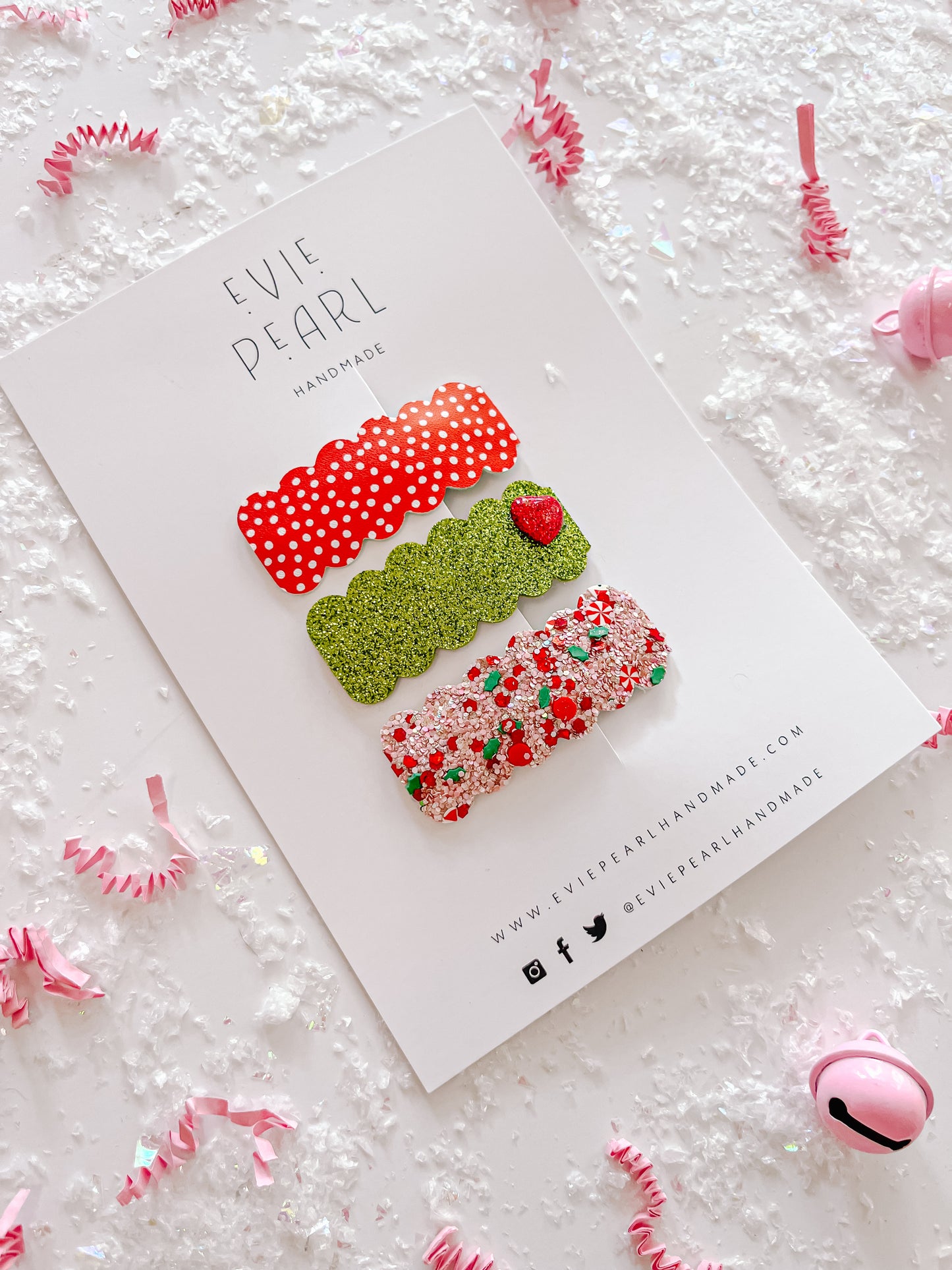 Grinch Heart Snap Clip Set