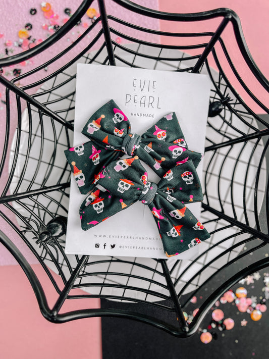Black| Party Skullies Medium Pinwheel Pigtail Set