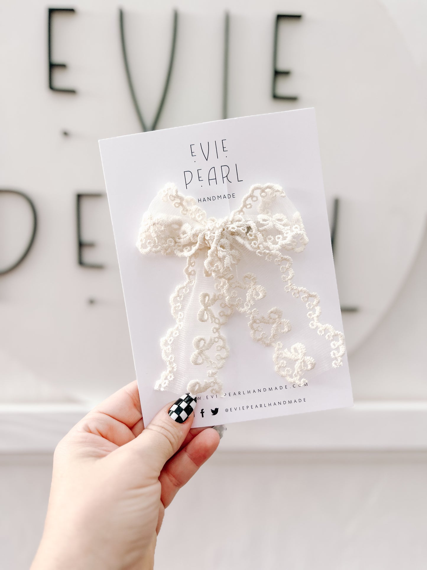 Cream Lace Bows on Bow Medium Hair Bow