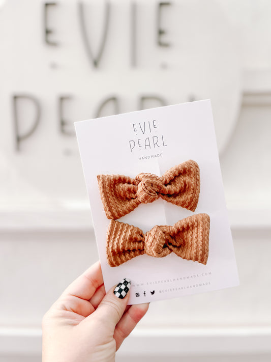 Ribbed Chestnut Knot Bow Pigtails