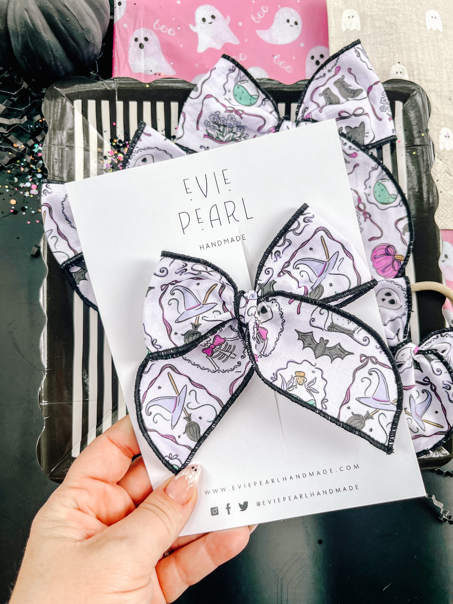 Ghostie Skully Frames Hair Bow