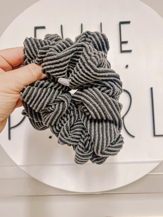 Black Ribbed Oversized Scrunchy