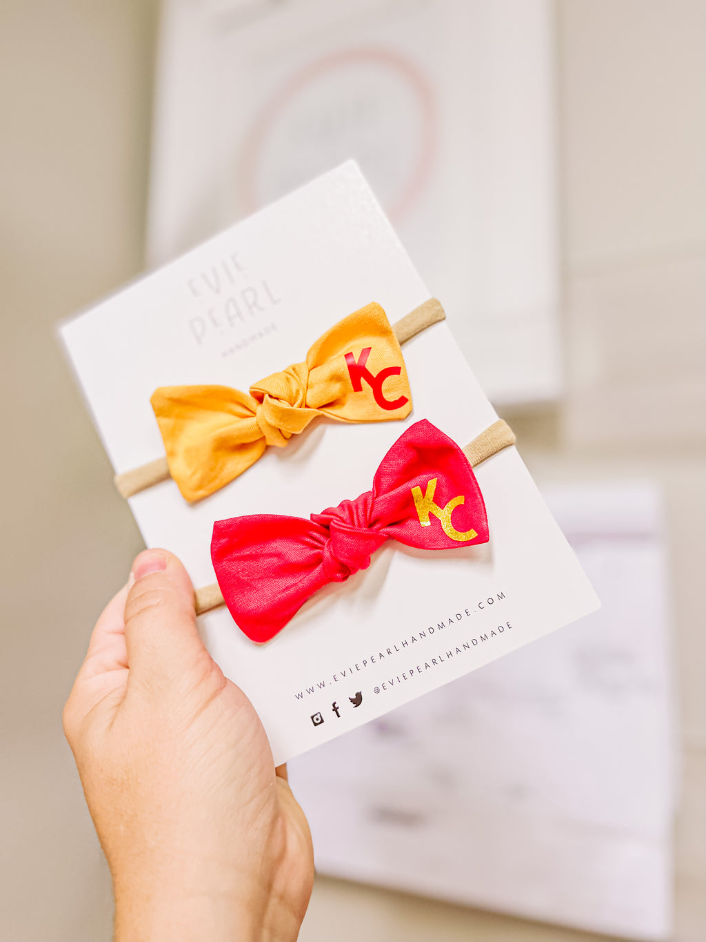 Gold & Red KC Knot Bow Set
